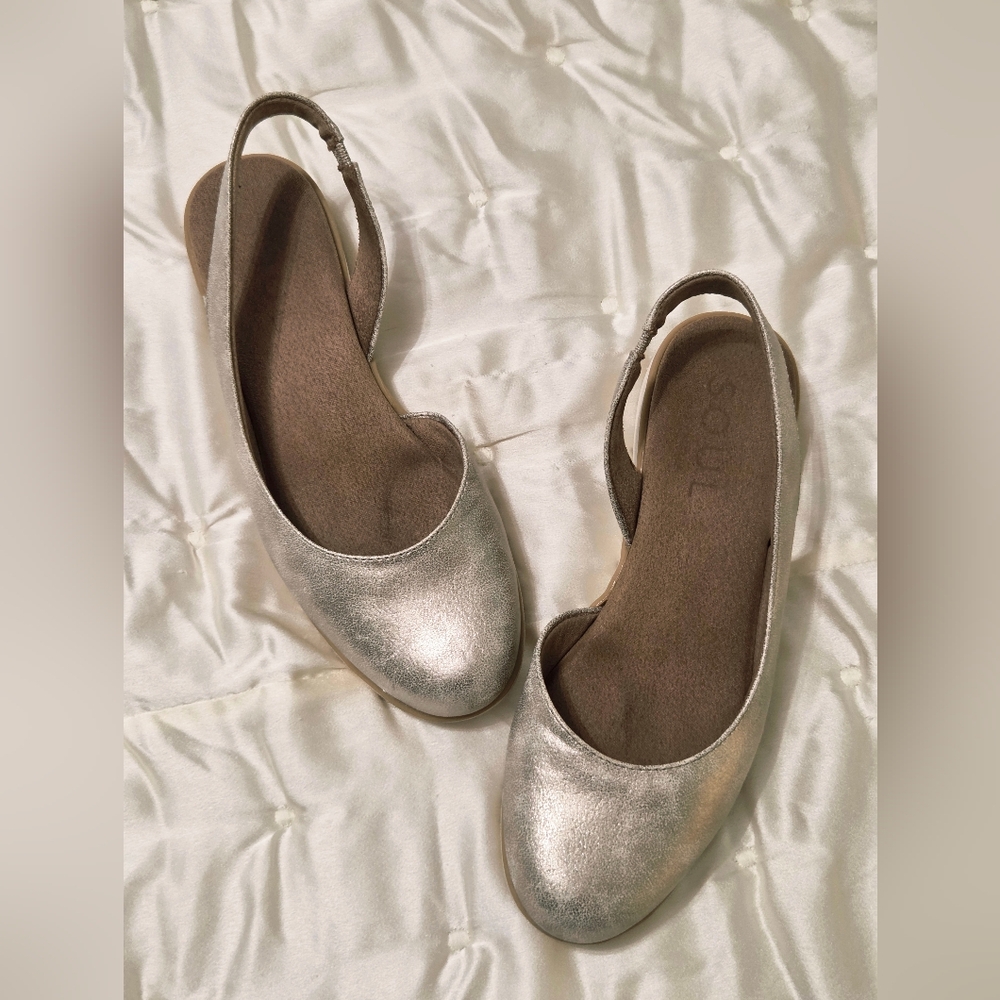 Naturalizer Soul Gold Slingbacks.